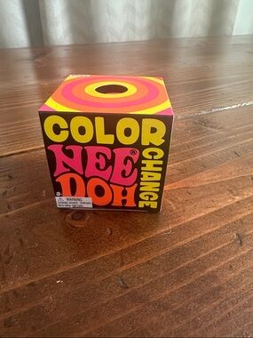 Needoh color changing squishy in pink color